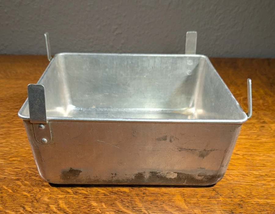Vintage Wear-Ever Square Cake Pan w/ Legs 9 x 9" Aluminum Wear-Ever Square Pan