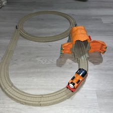 Mattel Thomas Train Bust Through Mine Tunnel Track Dynamite 2011 Gullane W3539