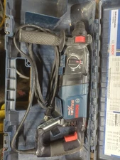 Bosch 11255VSR Bulldog 1"  Corded Rotary Hammer Drill With Case