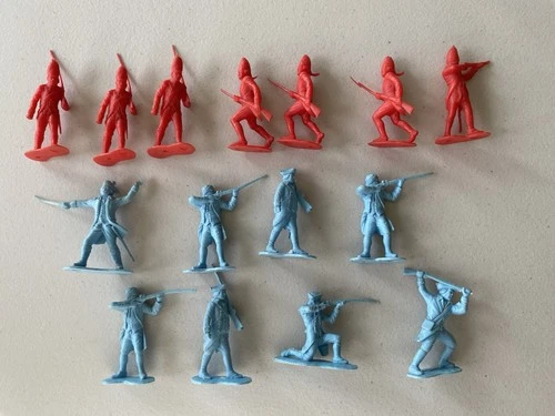 VTG 1960s MARX Revolutionary War Soldiers Lot of 15 Red Blue Plastic Figure Toys