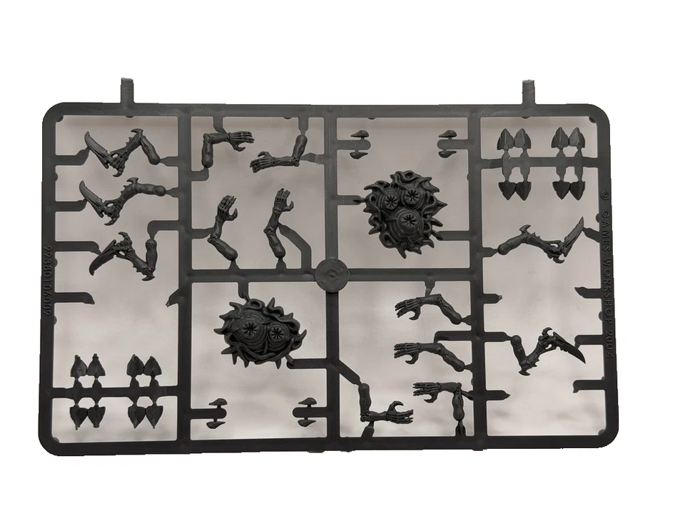 Warhammer 40K Tyranid Warriors (3) - Lote de plástico sin pintar - Piezas / Reparación / Co Foto 3 de 4