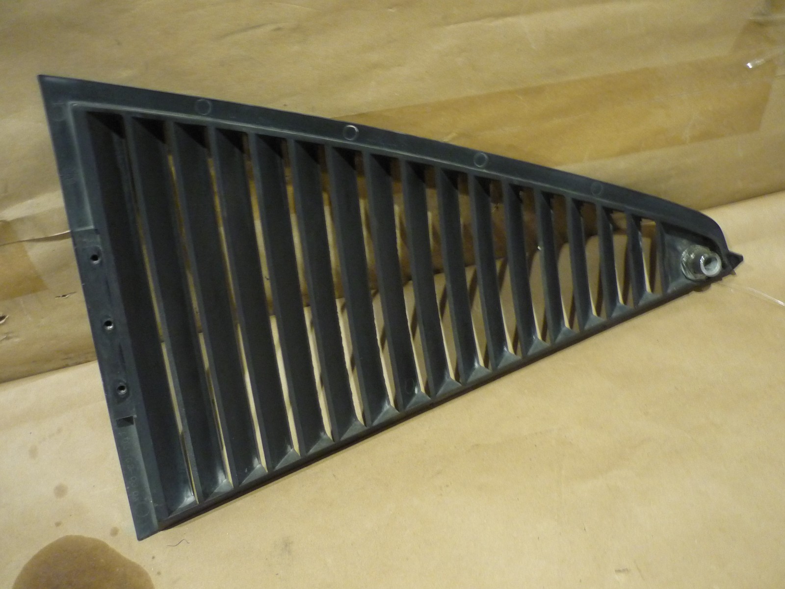 Ferrari 208-308 - RH Rear Grille GTS - P/N 60336203