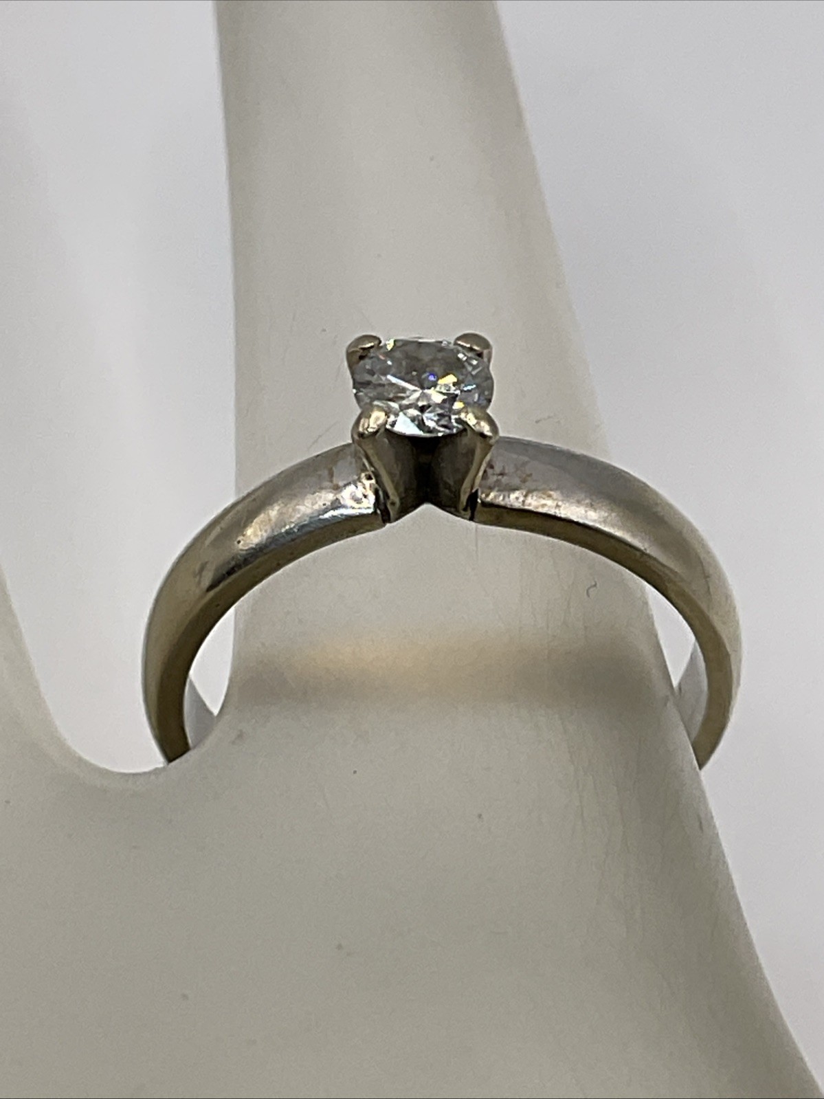 CLASSIC Solid 13K White Gold Solitaire Round Genu… - image 1