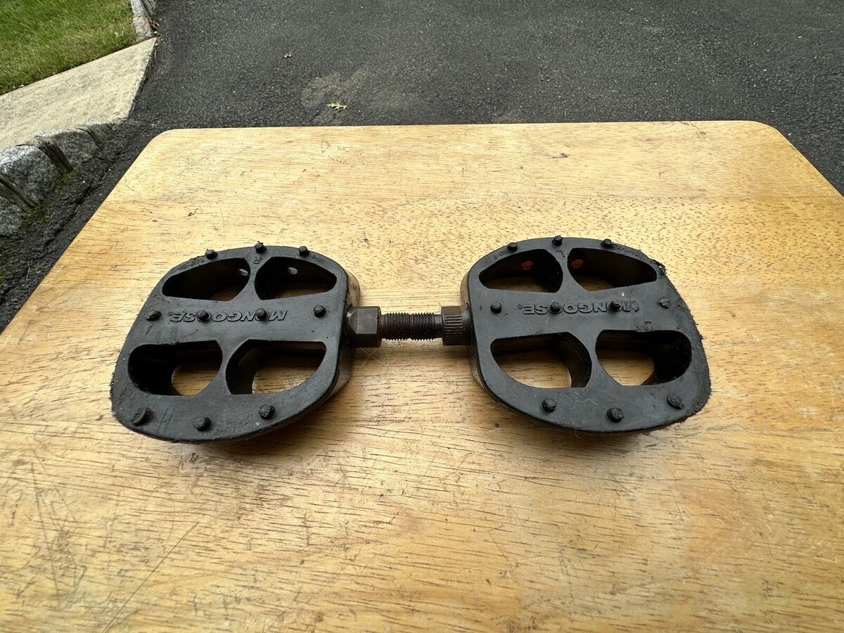 Vintage 1992 Mongoose MG-3 Old Mid School BMX Pedals Black Vintage 1992 Mongoose MG-3 Old Mid School BMX Pedals Black