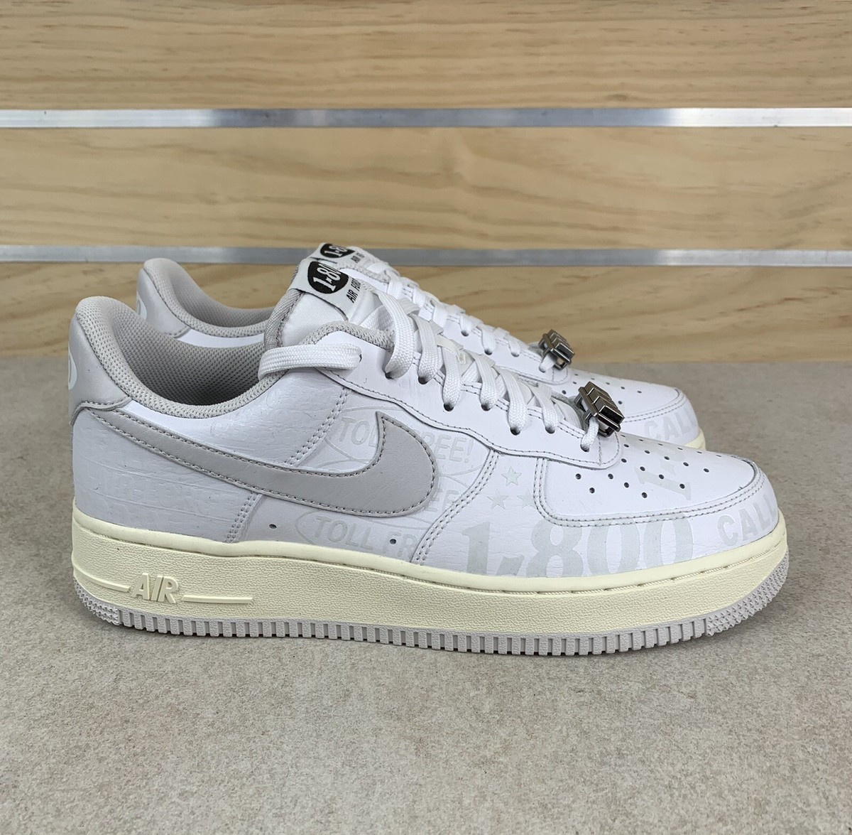 Nike Air Force 1 ホワイト/シルバー 美品 レア商品 Nike Air Force 1 ホワイト/シルバー サイズ25cm