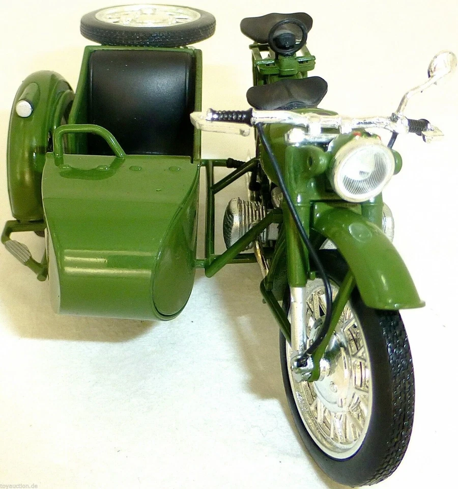 IMZ M72 Ural Motorrad Beiwagen grün DDR 1:24 ATLAS 7168121 NEU OVP LA3 µ - Bild 3 von 4