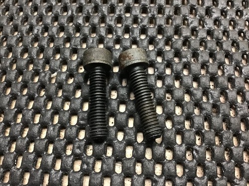 Suzuki Bandit GSF600 Steuerkettenspanner Befestigungsschrauben Mark 1 4955 T258