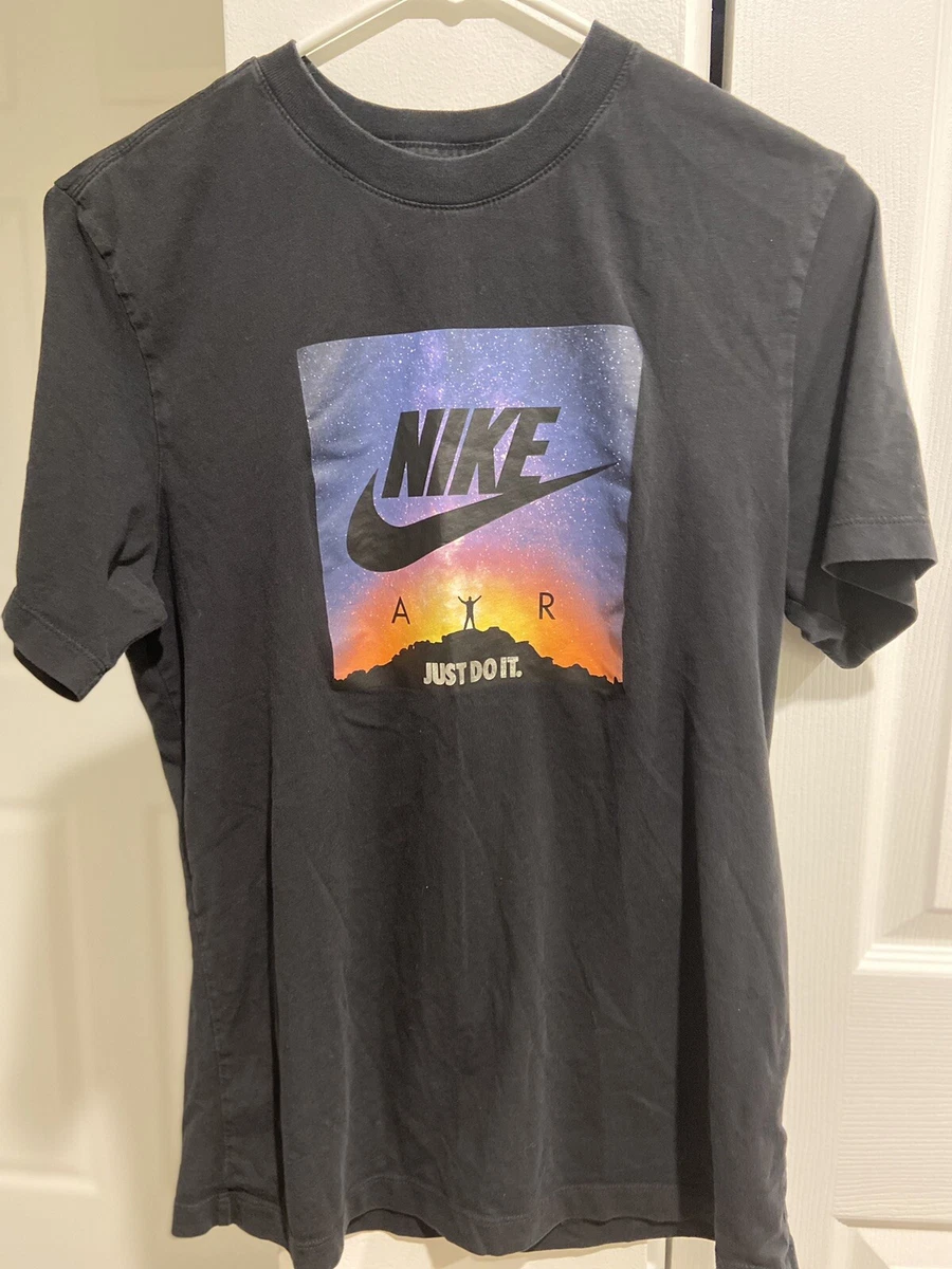 Does nike shop clothing run small