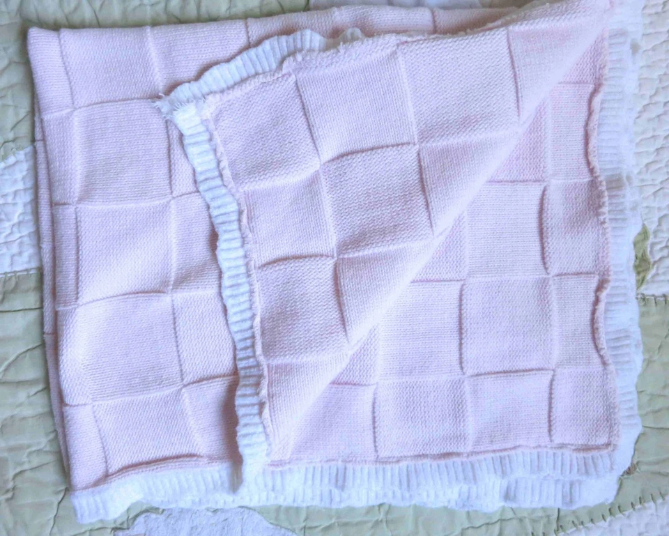 Manta Carter's BABY Super Suave Rosa Algodón Tejido Cuadrado con Bordes Blancos Niña Usada en Excelente Condición Foto 2 de 3