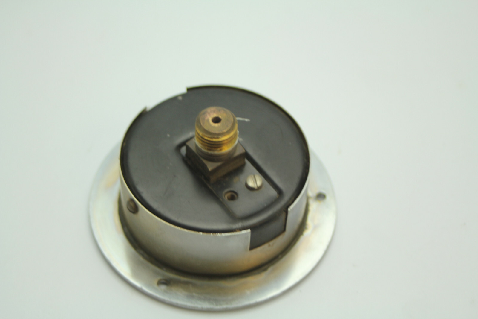 WIKA Front Flange Panel Mount Gauge 2.5" dial 1/4" NPT 3000 PSI 304SS