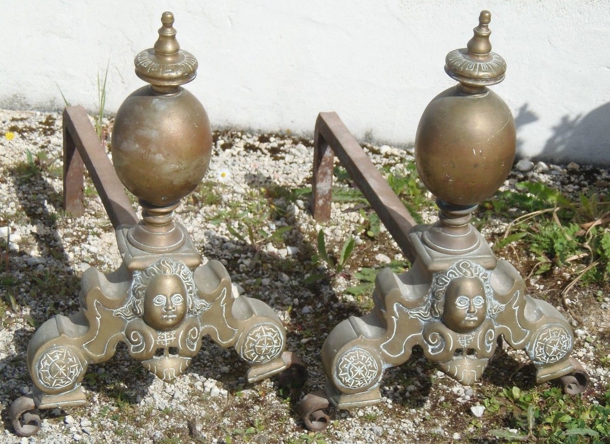 Paire De Chenets XVIIème Louis XIV - Bronze Et Fer - Décor Aux Marmousets - Occasion