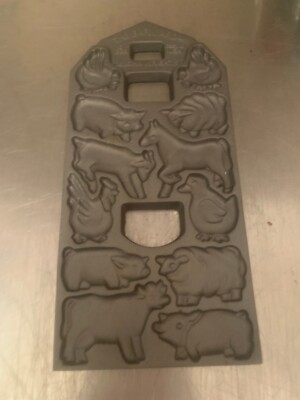 2 Sided 1988 John Wright Cast Iron Barnyard Cookie Mold - AOx