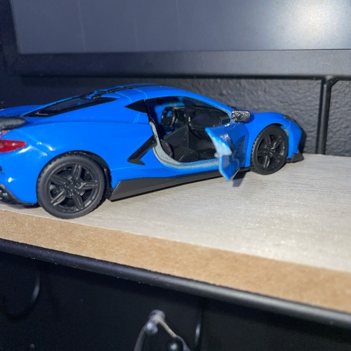 Chevrolet Corvette Stingray Coupe 2020 Special Edition Maisto 1/41 pull back - Picture 4 of 7