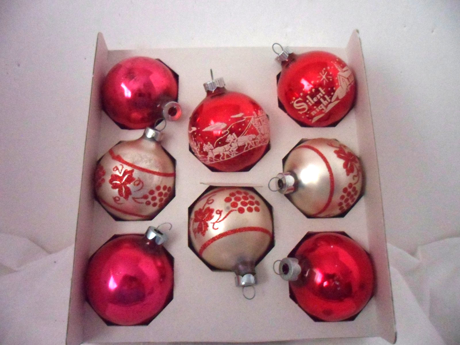 Box of 8 Vtg Assorted Shiny Brite Red & White Mica/ Stenciled Christmas 2 1/4"