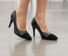 CHANEL Black Lambskin Leather Pumps Fabric Cap Toe 38.5 Shoes 8.5 Classic