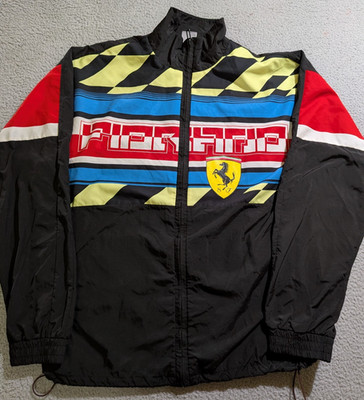 Puma Scuderia Ferrari Men`s Lightweight Full Zip Windbreaker Jacket / Size Large