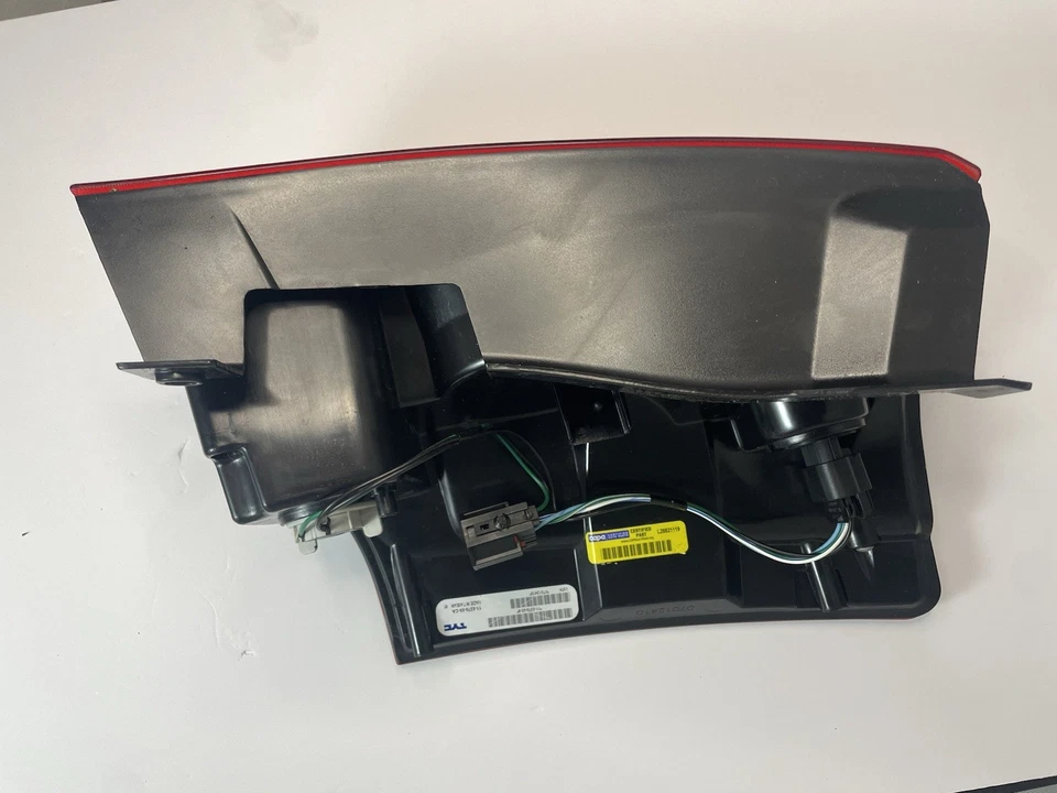 Conjunto de luces traseras TYC 11-6370-00 para Dodge Grand Caravan 11-20, certificado CAPA Foto 2 de 2