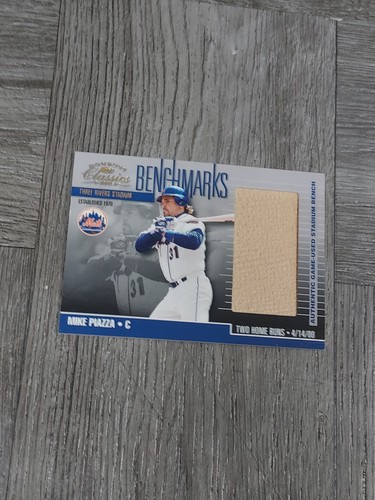 MIKE PIAZZA 2001 DONRUSS CLASSICS BENCHMARKS GAME USED STADIUM BENCH CARD.