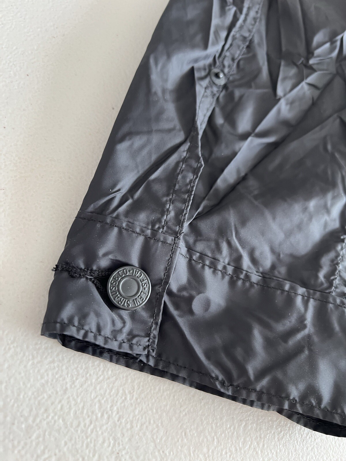 Levi’s Black Packable Super Light Thin Jacket siz… - image 6