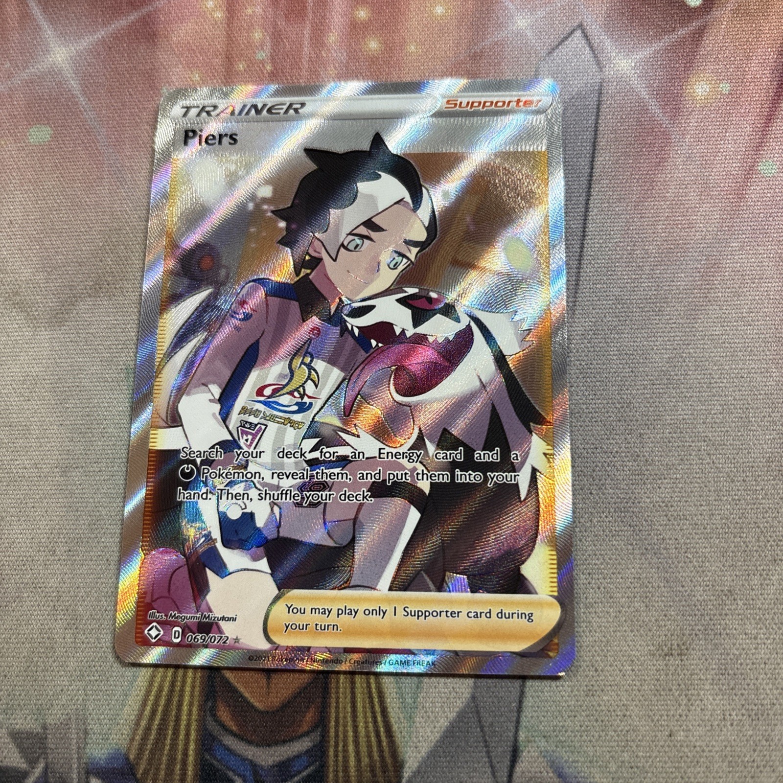 Pokemon - Shining Fates - Piers Full Art Holo Rare 069/072