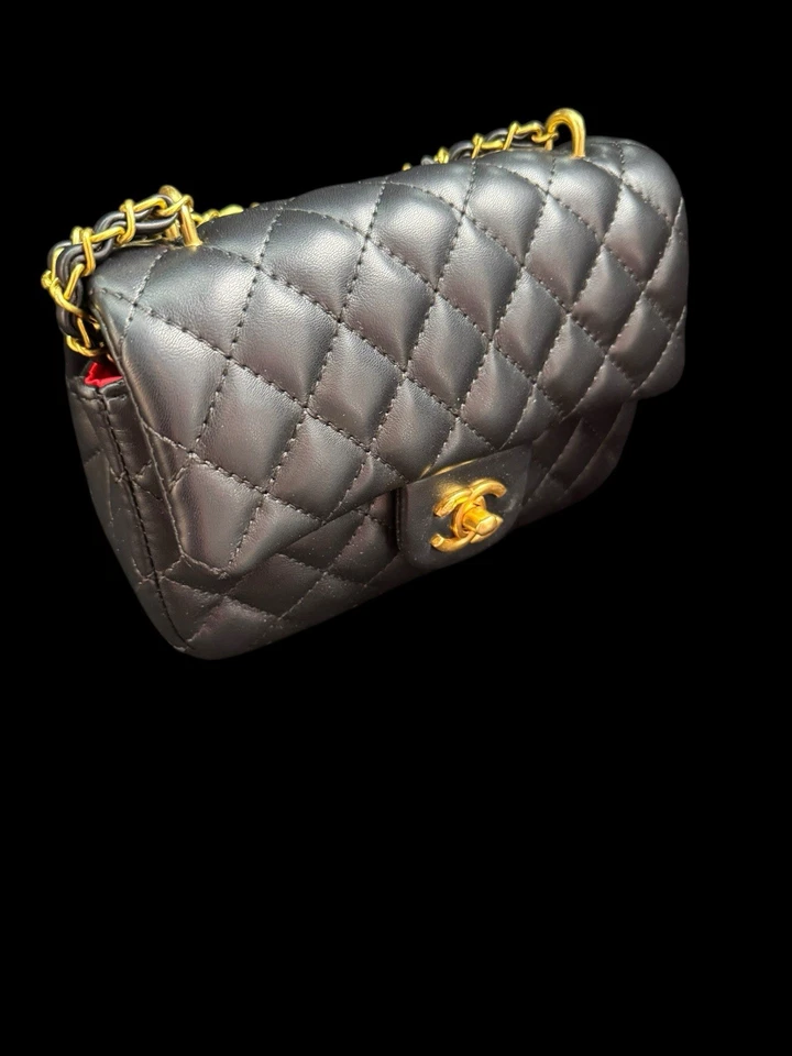 Chanel VIP Regalo Gratis Maquillaje Hombro Perla Bolso Dije - Imagen 3 de 4