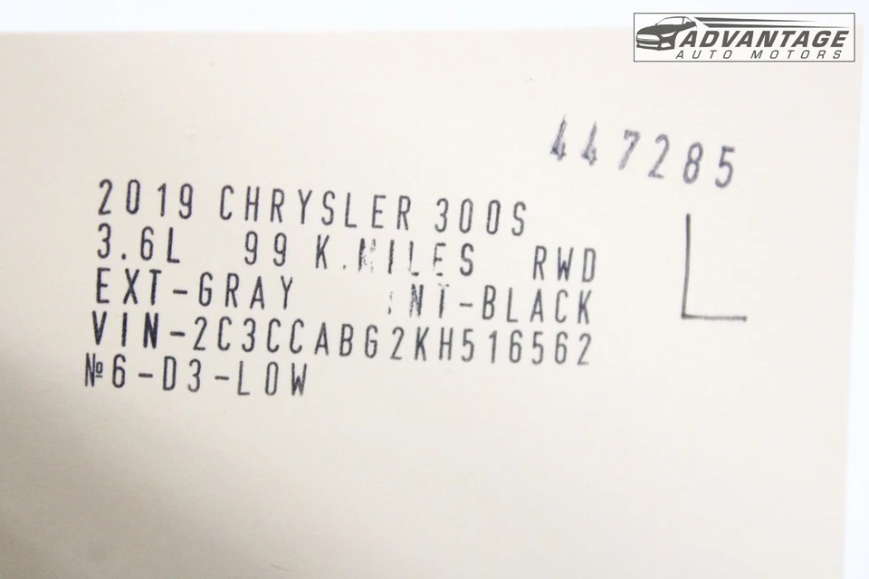 Chrysler 300 2015-2023 lado izquierdo del conductor debajo de la carrocería cubierta protector contra salpicaduras OEM Foto 3 de 3