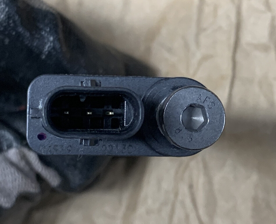 New Genuine BMW Crankshaft Sensor 13627806782 Made By Continental  