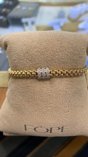 Pulsera Fope Flex It con diamantes naturales en oro amarillo de 18k - Imagen 2 de 5