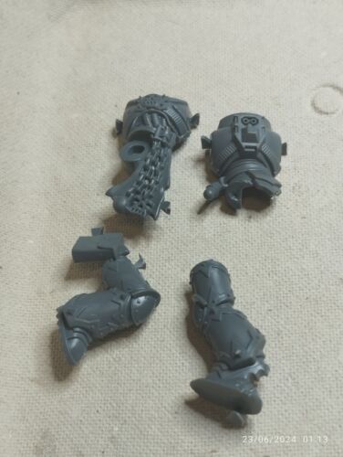 WARHAMMER 40K CHAOS KHORNE BERZERKERS BITS - Picture 83 of 102