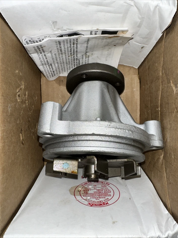 Bomba de agua del motor Cardone 58-534 para modelos Ford Lincoln Mercury 1997-2015 Foto 2 de 3