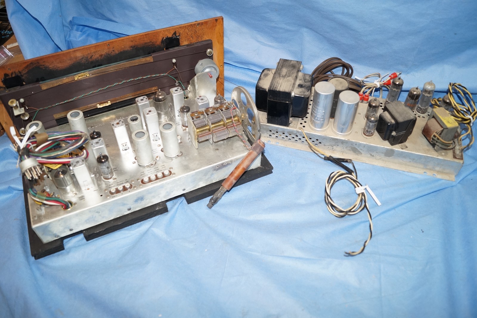 THE FISHER 440A AND 440T STEREO TUBE AMPLIFIER AND TUNER FOR