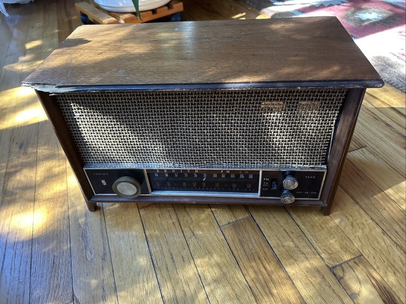 Vintage Zenith Tube Radio Am Fm For Parts