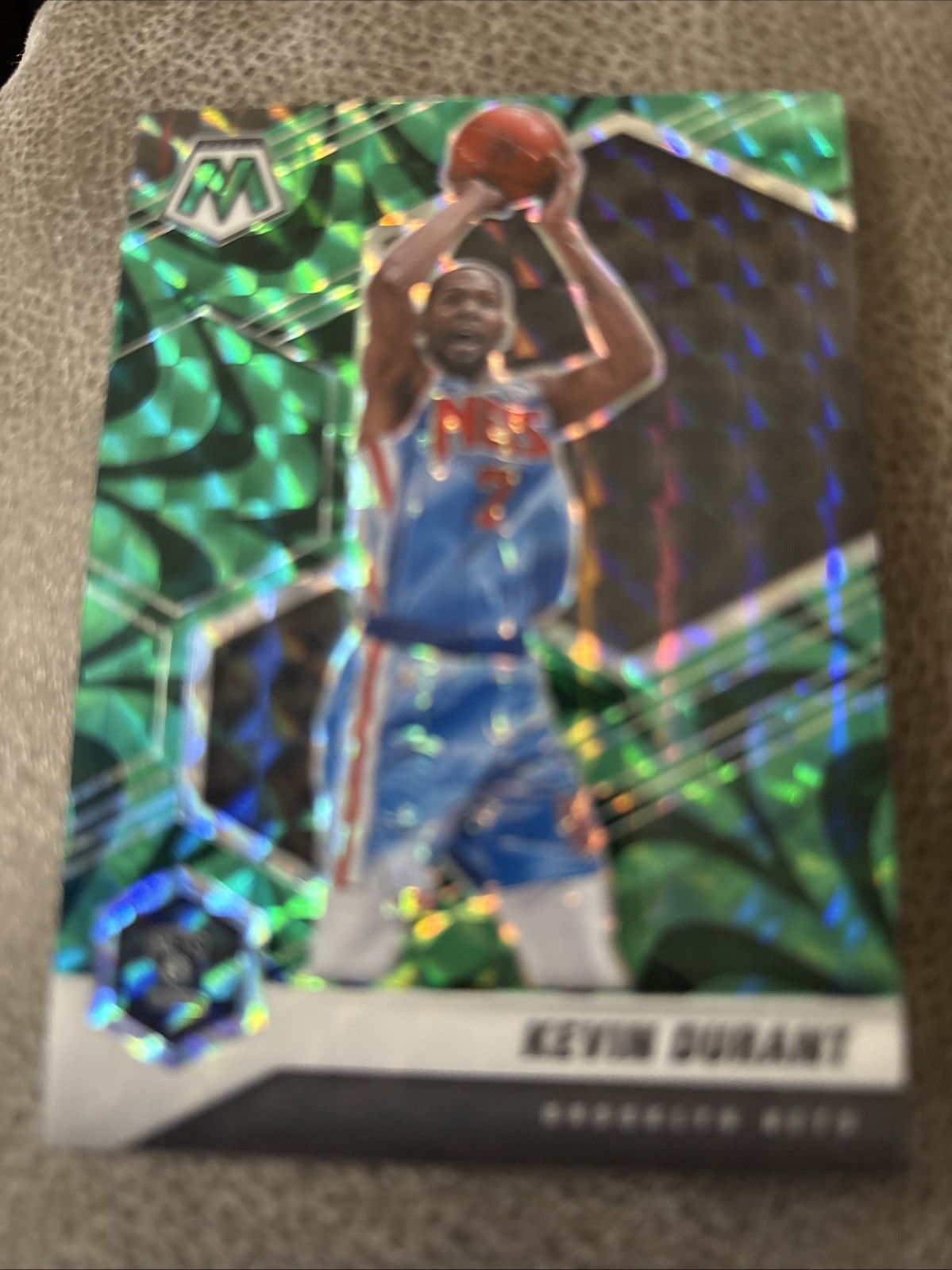 2020-21 Panini Mosaic #7 Kevin Durant Mosaic Reactive Green SP