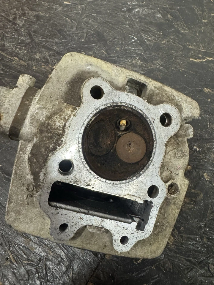 Kawasaki Klt 110 1984 culata Foto 4 de 4