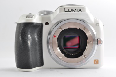 Panasonic Lumix DMC-G5 w/14-42mm 45-150mm [Near Mint] Japan / 1054