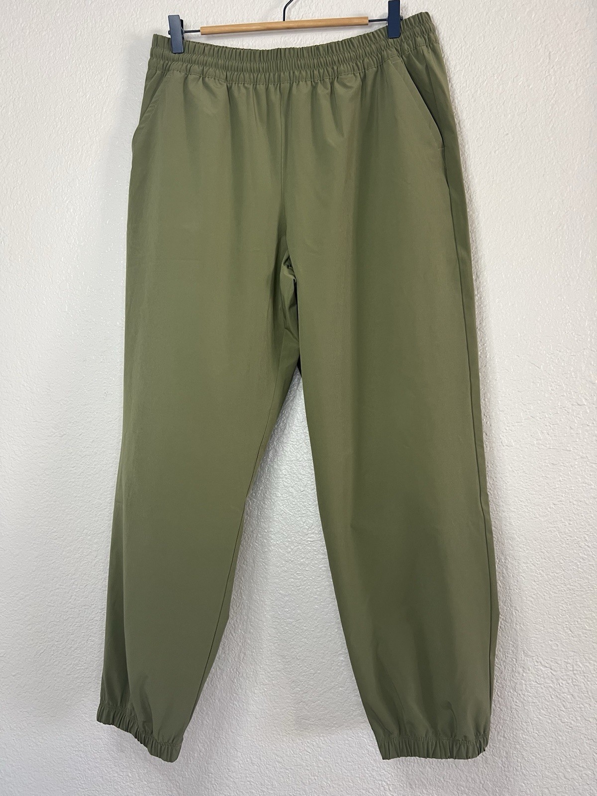 New Balance Men's Green Jogger Pants, Elastic Waist, Solid, Regular Size L