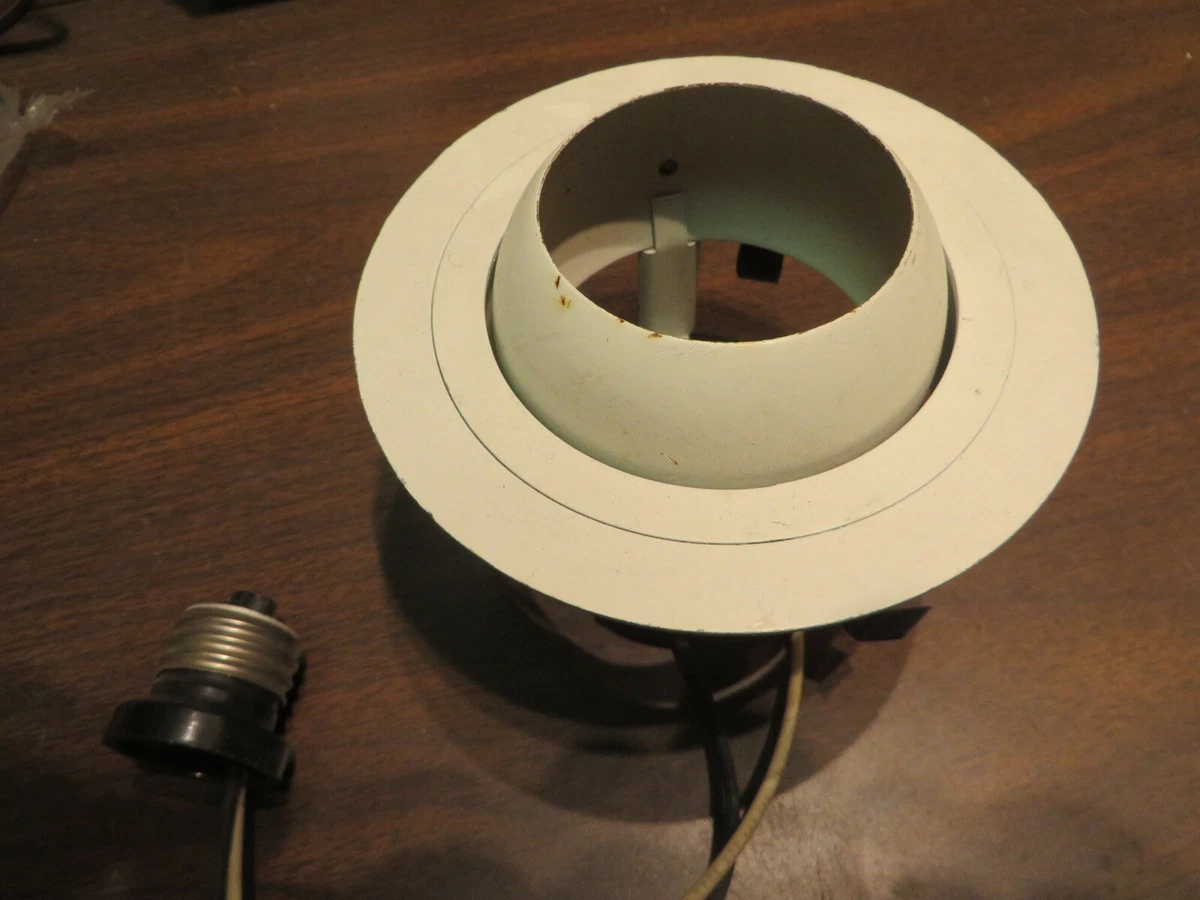 HALO recessed lighting high hat EYEBALL TRIM 998 priced as used