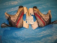 Used kids' Bauer Vapor hockey ice skates U.S size 2.5 1.5D, good condition