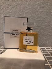 Bois Noir Chanel 古龙水- 一款1987年男用香水 Bois Noir Chanel 古龙水- 一款1987年男用香水