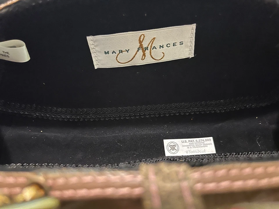 Cartera Mary Frances Estuche Rígido Floral Adornado Con Cuentas De Colección Nueva Con Etiquetas Foto 3 de 4