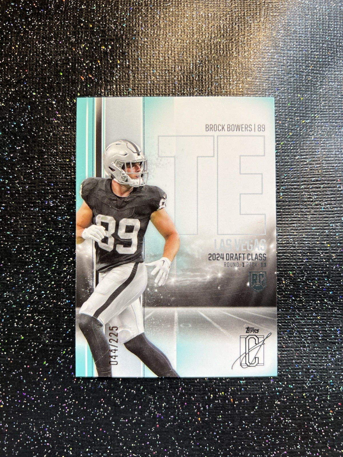 2024 Topps Signature Class - Rookies Brock Bowers #129 Teal /225 (RC)