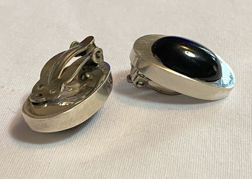 Attractive Modernist Sterling Silver 925 & ONYX Gemstone Clip On Earrings - Picture 2 of 5