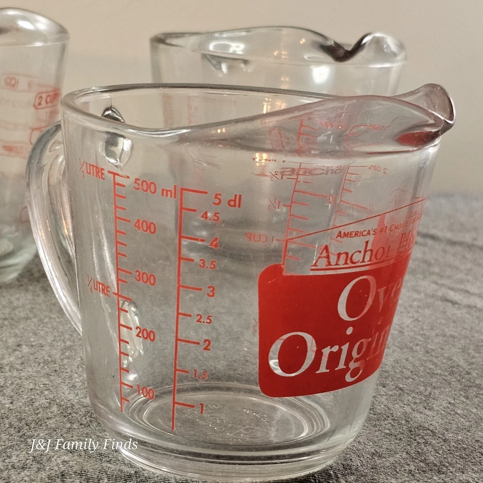 Vtg Anchor Hocking 2 Cup 16oz Measuring Cups LOT Of 3 USA Made 1/2 Litre - Image 4 of 4
