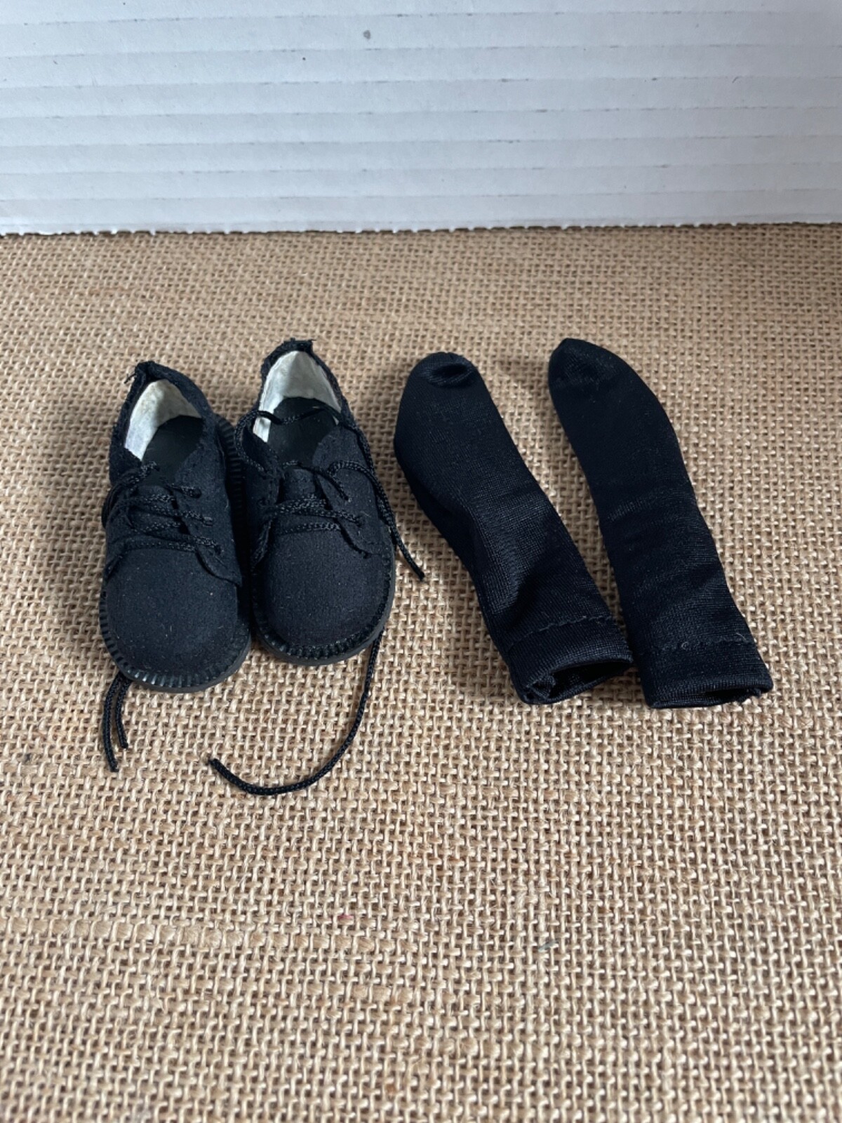 SAOLA SET CALZATURE BAMBOLA TONNER TYLER OPACO 17” vinile solo SCARPE E CALZINI NERI