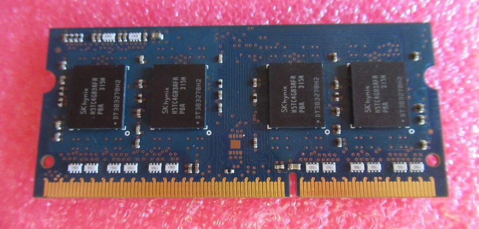 Hynix HMT451S6AFR8A-PB 4GB PC3-12800 DDR3-1600MHz non-ECC CL11 204P SoDimm Memor - Image 2 of 3