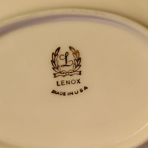 Lenox Leaf Shaped Ivory Trinket Candy Dish in Woodleaf Collection 24k Gold Trim - Picture 5 of 5