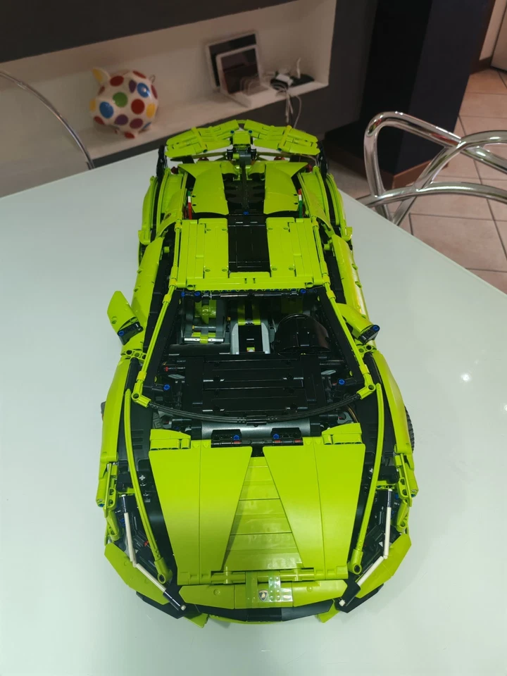 LEGO Technic 42115 Lamborghini Sián FKP 37, foto 3 di 5