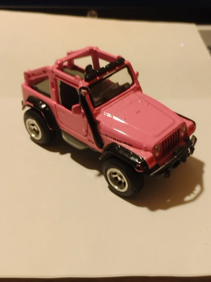 Vintage 2003 Maisto Pink Jeep Tours Jeep Wrangler Rubicon 1:35 Scale Rare - image 2 of 4