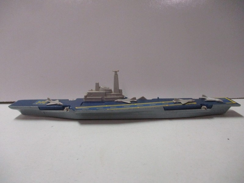 1976 Matchbox Sea Kings Aircraft Carrier K-304