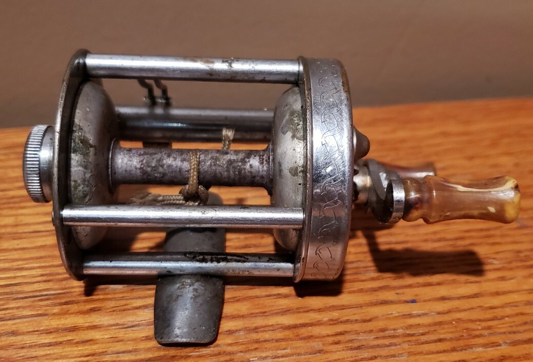 Vintage Pflueger Skilkast No. 1953 Casting Reel U.S.A. Very Smooth